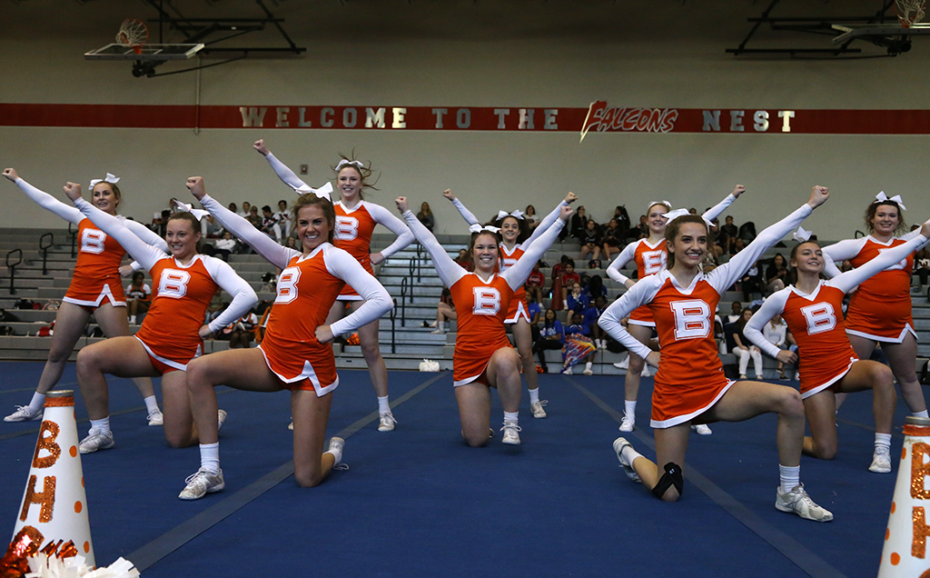 Competitive cheer team places fifth - BoonePubs